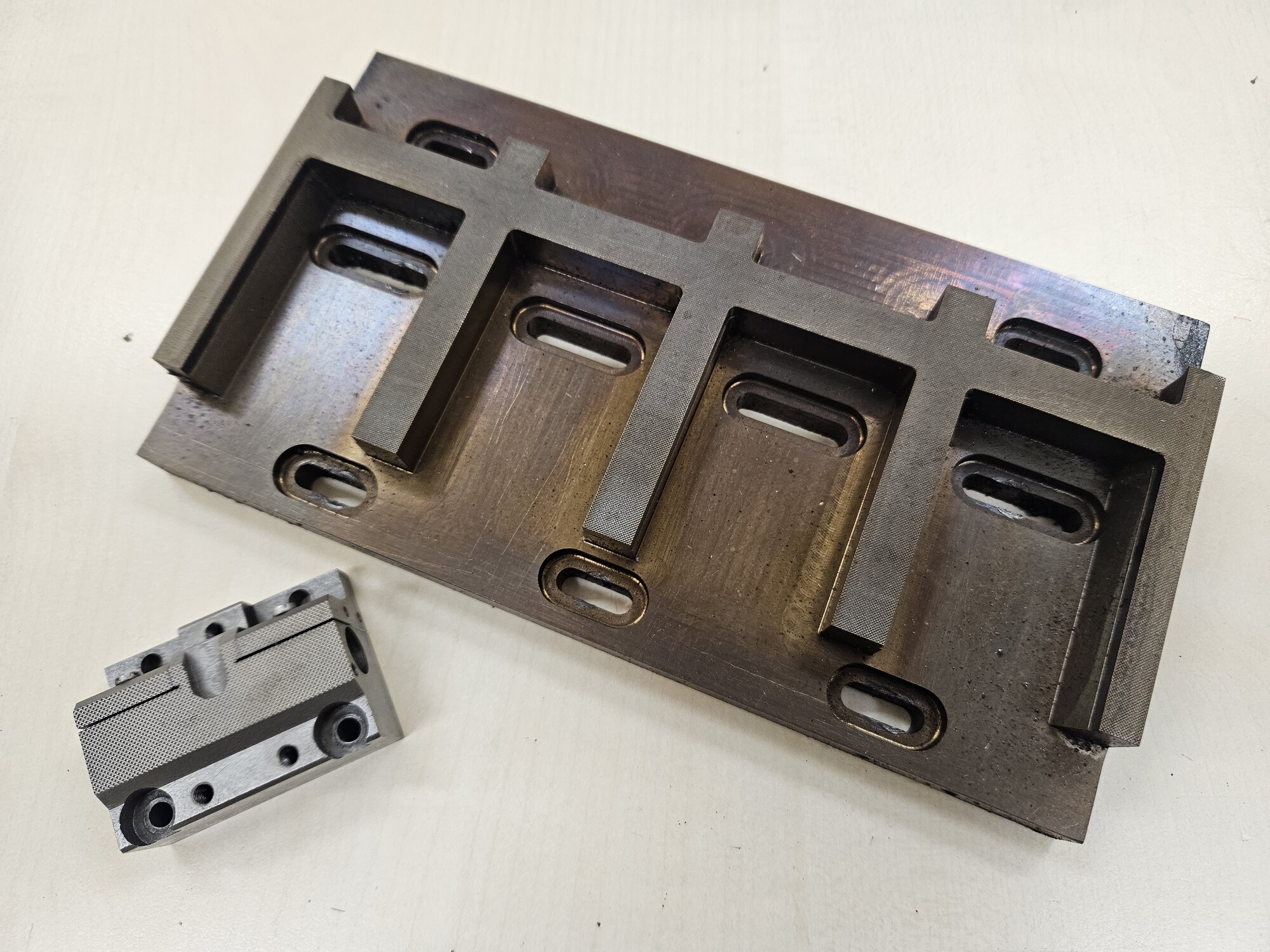 Płyty moletowane do zgrzewania opakowań